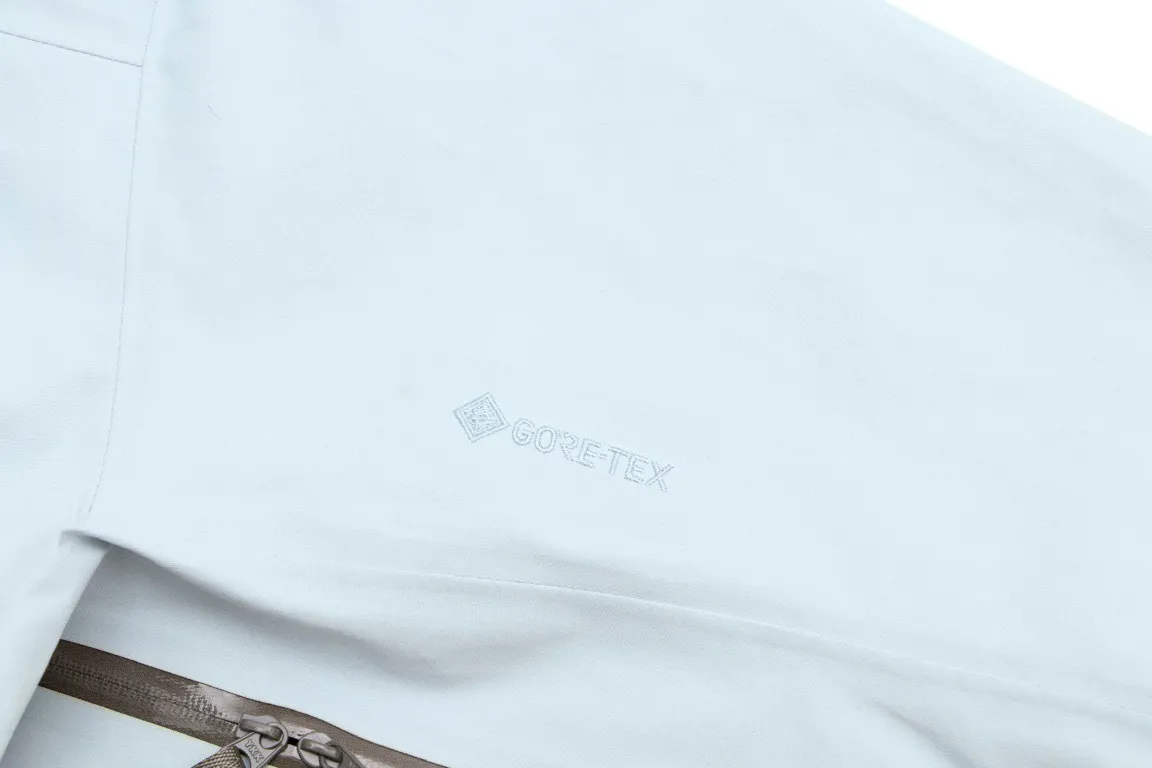 【 】 【ARCTERYX】 Breathable ! ！GORE-TEX， ， ， ， 。 ， ， 。Lightweight Series ！ Quality ！ Lightweight ， Lightweight 。 Series ， ， E 3D ， GORE-TEXPRO ，， 20000、Breathable 10000 N X ，Lightweight ， ， Size：S-XXL